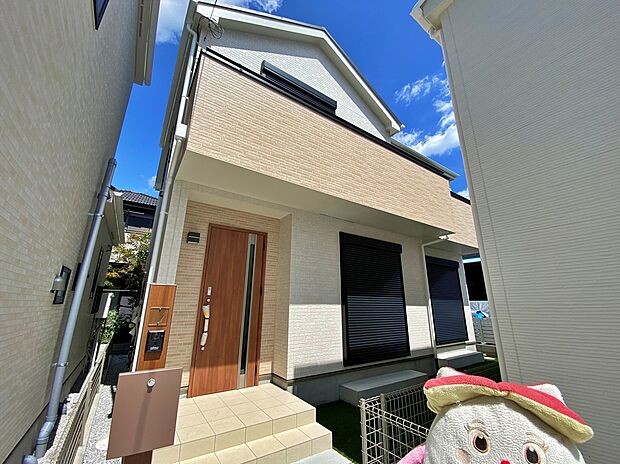 【現地外観写真】☆忙しく過ぎゆく日常を置き去るほど、ゆったりした時間が流れる住環境。『快適』とは「家」と「街」と「環境」が調和した時に訪れるだと改めて感じさせる永住邸…