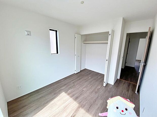 【リビング以外の居室】家族とのコミュニケーションを促進する拘り設計。快適な居住空間を演出し、都市型生活をより潤いある時間へ代えてくれます♪