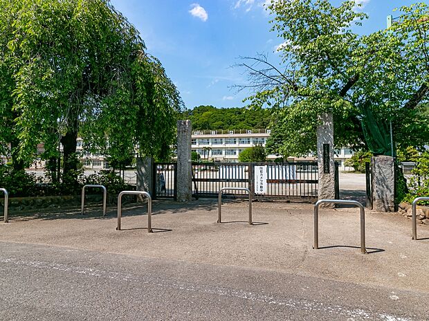 あきる野市多西小学校(約80m)