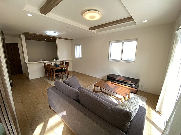 【☆Living　Room☆ 】☆Living　Room☆
リビングが広い家はきっと、家族が集まり団欒が生まれる家となります。家族の笑顔が想像できる家をぜひ一度ご覧下さい。