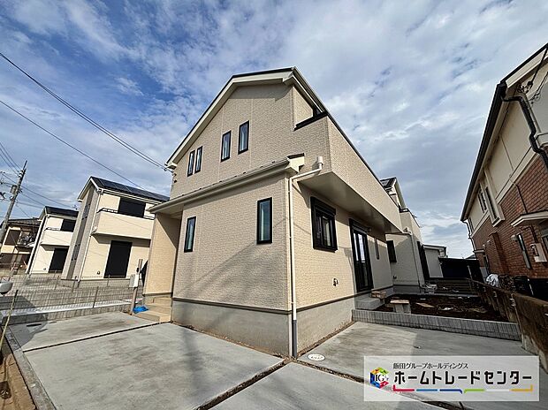 【前面道路含む現地写真】☆物件の陽当りや通風・仕様設備やお部屋の大きさの比較、近隣・周辺環境や街並みなど、資料には掲載していない情報が現地にはたくさんあります。ぜひ、建物だけでなく周辺環境もご確認ください!