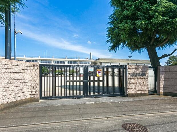 立川市立立川第四中学校（約600m）