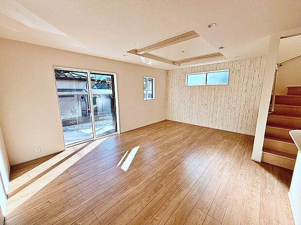 【☆Living　Room☆ 】☆Living　Room☆
リビングが広い家はきっと、家族が集まり団欒が生まれる家となります。家族の笑顔が想像できる家をぜひ一度ご覧下さい。（家具はCGです）