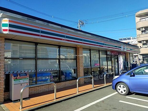 セブンイレブン八王子散田1丁目店（約750m）