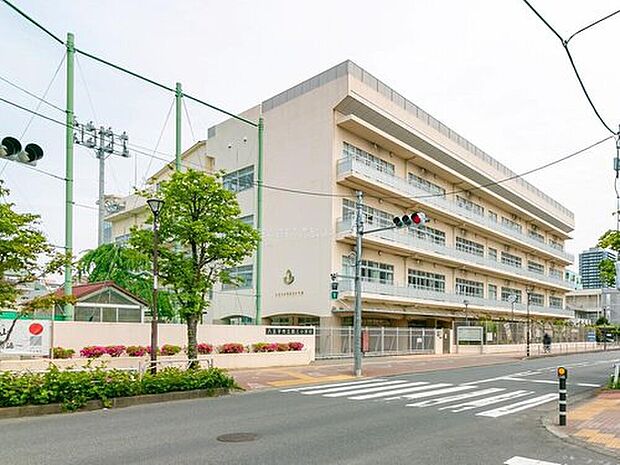 八王子市立第三小学校(約450m)