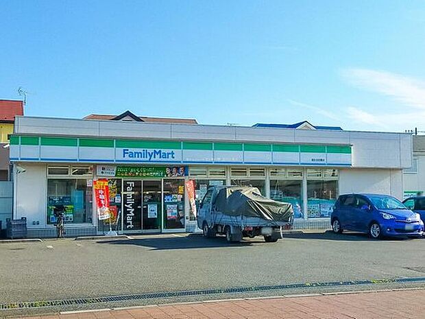 ファミリーマート福生北田園店（約550m）