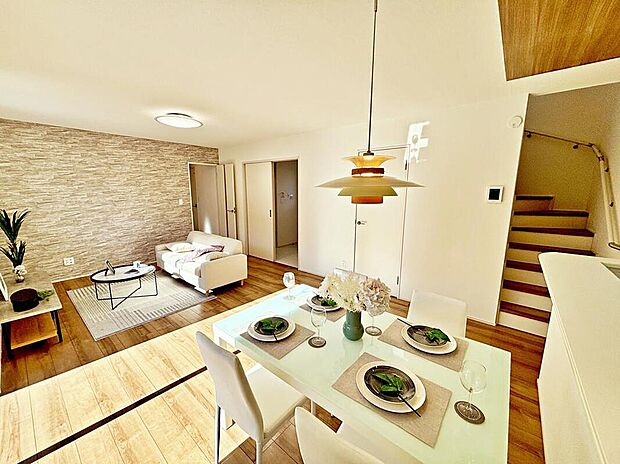 【☆Living　Room☆】リビングが広い家はきっと、家族が集まり団欒が生まれる家となります。家族の笑顔が想像できる家をぜひ一度ご覧下さい。