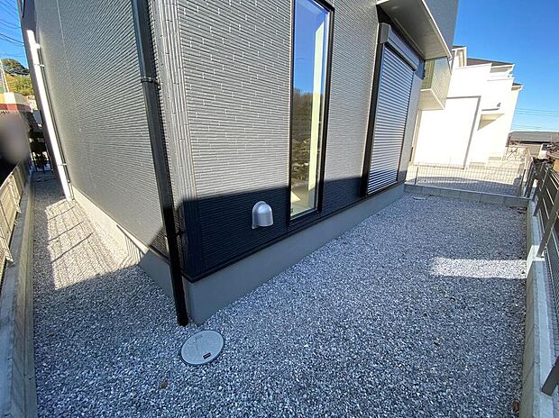 【庭】戸建て住宅ならではの長所《お庭》付!お子様と遊んだり家庭菜園を始めてみたり…。お家時間が益々充実しそうですね♪