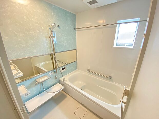 【☆System Bath☆ 】☆System Bath☆
掃除のしやすさ・収納の便利さなど、おふろを使う人、お手入れする人、みんなにとっての「しあわせ性能」を追求したバスルームを採用しました♪