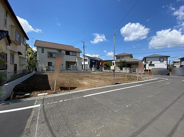 【現地外観写真】☆ひとたび扉を開けばそこに待っているのは上質な空間とマイホームでの新生活をイメージさせる優雅なひととき。「この家なら…」ではなく「ここに住みたい♪」と思う感動をお届けいたします。