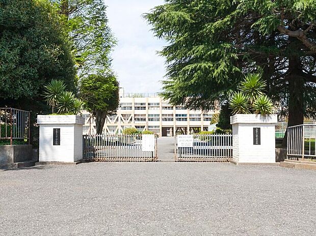 青梅市立第三中学校（約2,200m）
