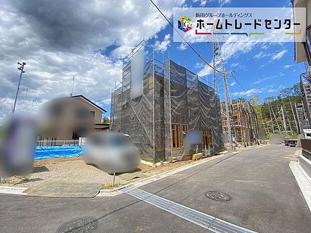 【前面道路含む現地写真】☆さまざまな設備や間取り、住み心地をぜひ現地でご確認ください♪当日の見学予約も承ります。お気軽にお問合せください。