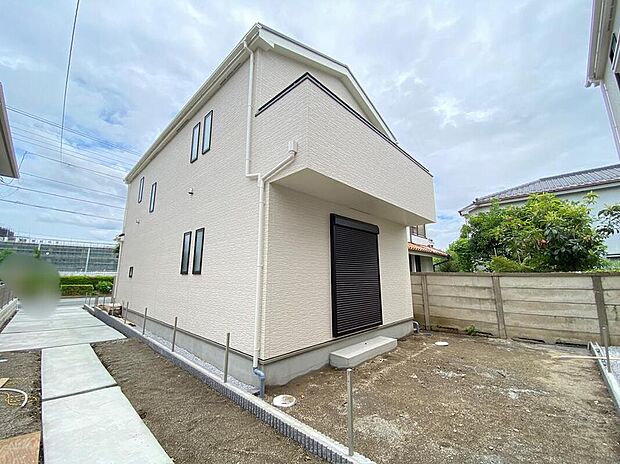 【庭】戸建て住宅ならではの長所《お庭》付！お子様と遊んだり家庭菜園を始めてみたり…。お家時間が益々充実しそうですね♪
