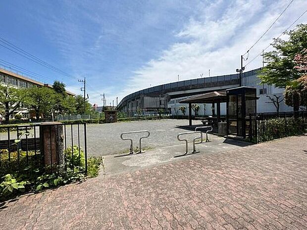 拝島町四丁目児童遊園(約450m)