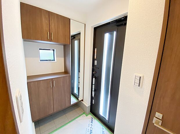【☆Entrance☆ 】☆Entrance☆ひとたび扉を開けばそこに待っているのは上質な空間とマイホームでの新生活をイメージさせる優雅なひととき。「この家なら…」ではなく「ここに住みたい♪」と思う感動をお届けいたします。
