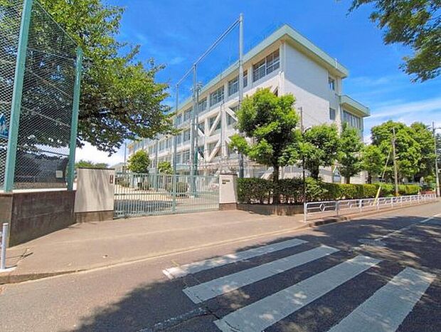 立川市立立川第九中学校(約550m)
