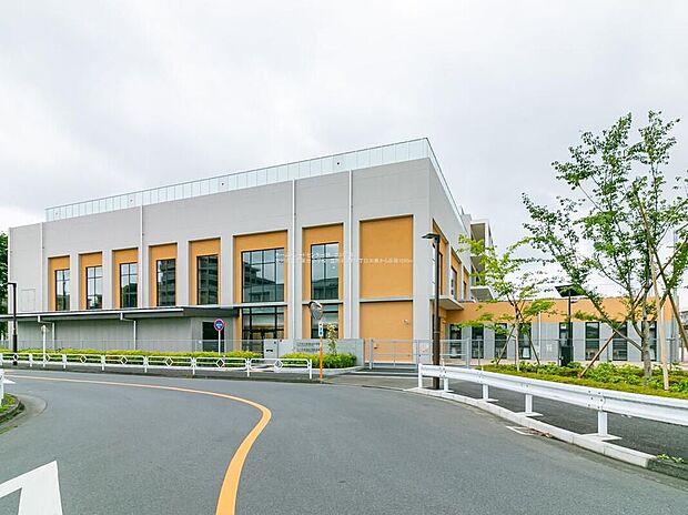 立川市立若葉台小学校(約270m)