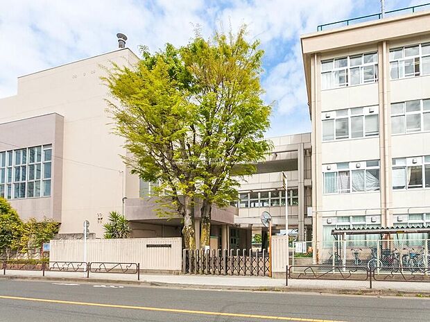 羽村市立羽村第二中学校(約1,900m)