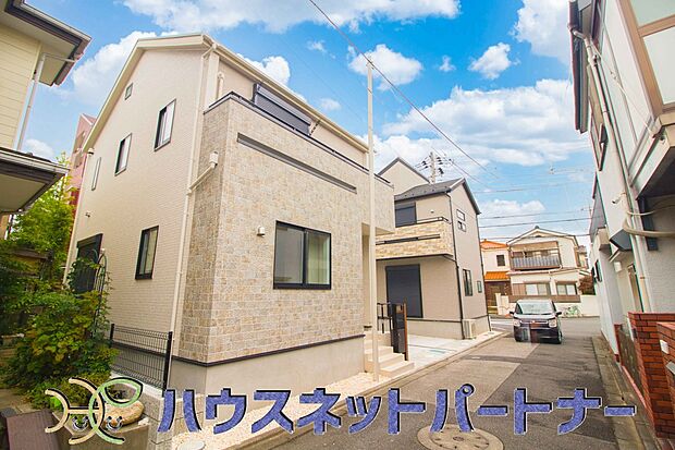 【前面道路含む現地写真】前面道路でお車を駐車するのも楽々。