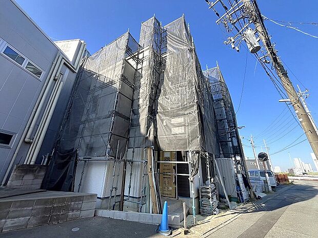 2025.11.29　注文住宅を手掛けるTAKIHOUSEのブランピュールシリーズ♪中原区宮内に2棟が誕生します。女性にやさしい自然素材の家♪3階建。建築中につき、近隣モデルハウスご見学予約受付中。