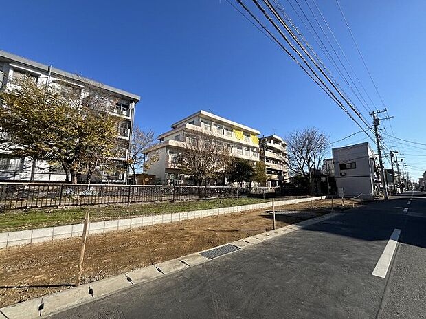 【現地】注文住宅を手掛けるTAKIHOUSEのブランピュールシリーズ♪多摩区菅エリアに全2棟♪女性にやさしい自然素材の家♪3階建。近隣モデルハウスご見学予約受付中です。