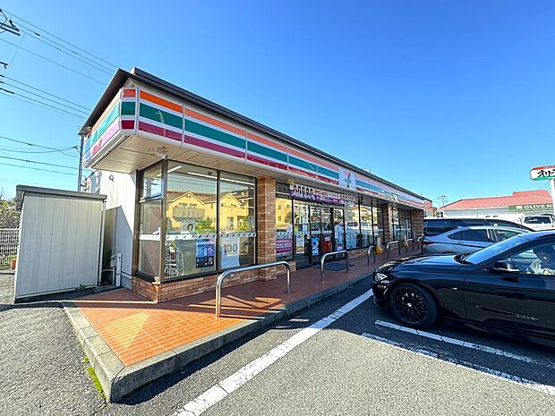 セブンイレブン片平７丁目店（約230m）