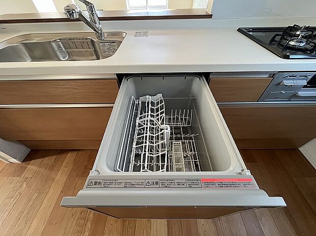 【食洗器　Panasonic製システムキッチン】【食洗機】コスパのよい優秀家電。時間・水道代の節約ができ、手が荒れず、お肌やネイルも守ります。高温度で洗うので油汚れもしっかり落とせて便利です。満足度の高い設備のうちの1つです。