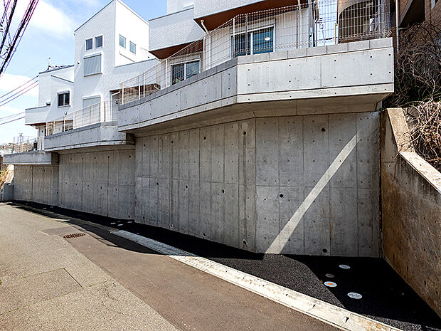 【現地写真(2025年4月5日現在)】是非現地の確認をおすすめいたします。実際に足を運ぶことで頭の中はよりイメージが湧き具現化へとつながっていきます。今、「これから」を選択するお手伝いができましたら幸いです。