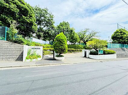 もえぎ野中学校 900ｍ(徒歩12分)