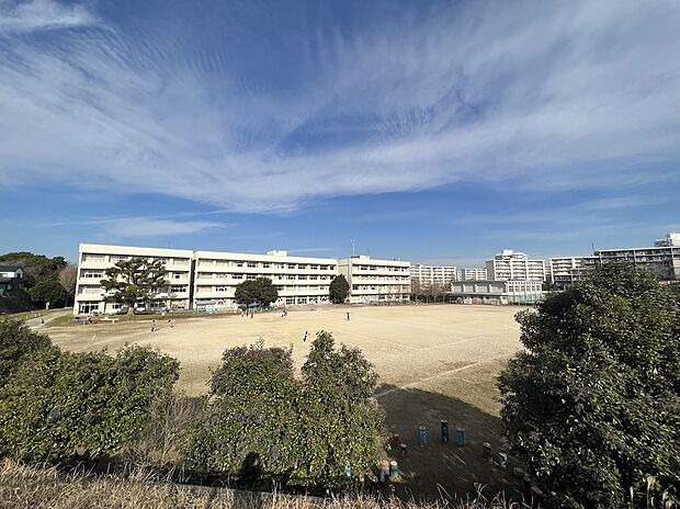芝山西小学校（約550m）