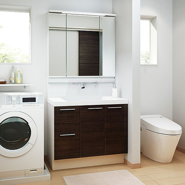 【洗面化粧台】お掃除カンタン、空間すっきり。
あなたの日常の家事をもっとスマートに。
奥行きが500mmとコンパクトなのに、収納は大容量でたっぷりしまえます。
