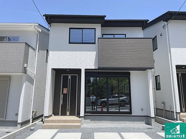 安心の10年保証！外観を美しく保ち、雨水で汚れを落とします！気になることがありましたら、お気軽にお問い合わせください！