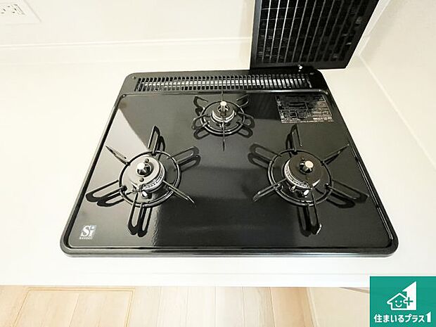 【コンロ】ダブル高火力Ｓｉセンサー付きコンロ！３口あるので、まとめて料理をする時も大活躍！