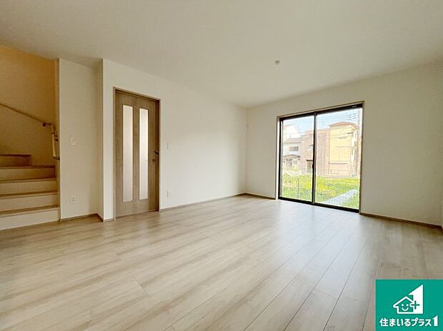 【居間・リビング】シンプルなリビングは家具次第で雰囲気を変えることができます！