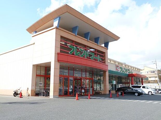 フレンドマート 御蔵山店