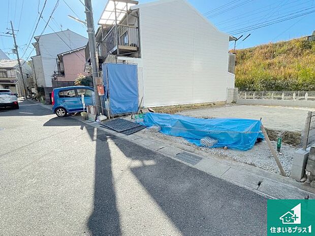 【外観】現在建築中！落ち着いた街並みで新生活を始めることが出来そう！周辺の物件も併せてご紹介させて頂きます！