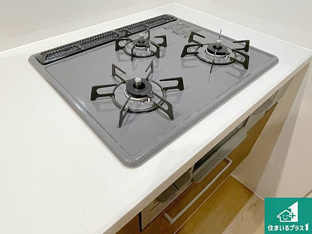 【コンロ】ダブル高火力Siセンサー付きコンロ!3口あるので、まとめて料理をする時も大活躍!