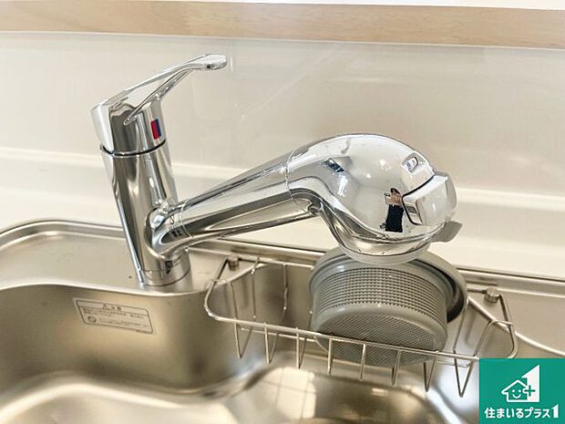 【キッチン水栓】浄水器を内蔵！炊飯時、お茶を作る時に安心してお水を使えます！お湯と冷水、浄水と原水、シャワーの切替えもワンタッチです！