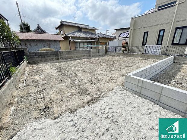 【外観】周辺は落ち着いた街並みの住宅地!子育てがしやすい住環境です!まだ未完成ですが、現地でしかわからない事もございます。是非一度ご覧ください。