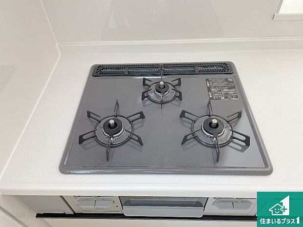 【コンロ】ダブル高火力Siセンサー付きコンロ!3口あるので、まとめて料理をする時も大活躍!