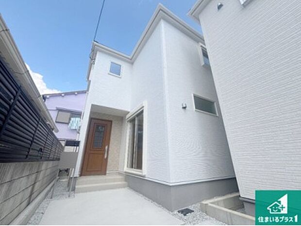 安心の10年保証！外観を美しく保ち、雨水で汚れを落とします！気になることがありましたら、お気軽にお問い合わせください！