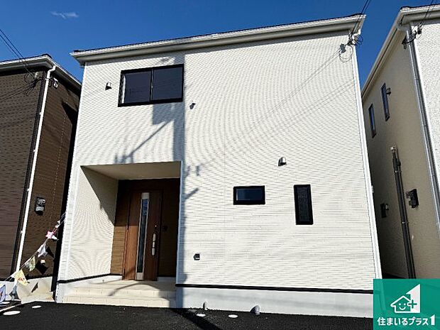 【外観】安心の10年保証!外観を美しく保ち、雨水で汚れを落とします!気になることがありましたら、お気軽にお問い合わせください!