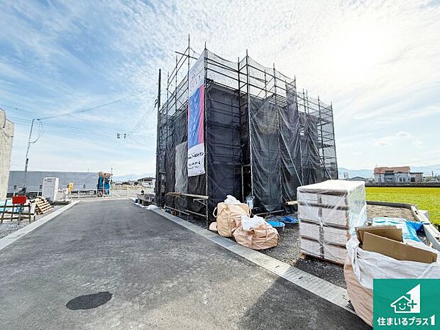 【外観】現在建築中!落ち着いた街並みで新生活を始めることが出来そう!周辺の物件も併せてご紹介させて頂きます!