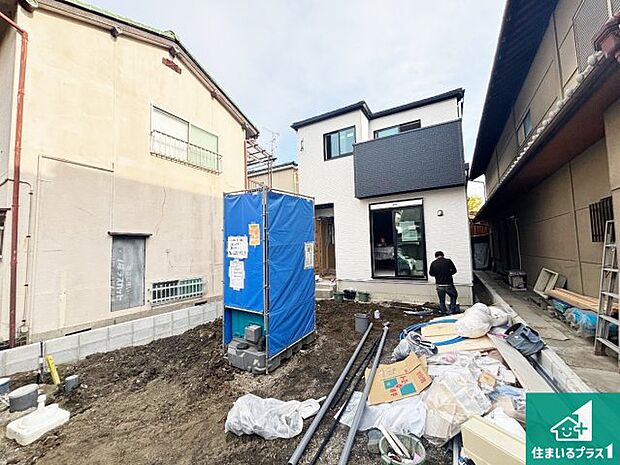 【外観】周辺は落ち着いた街並みの住宅地!子育てがしやすい住環境です!まだ未完成ですが、現地でしかわからない事もございます。是非一度ご覧ください。