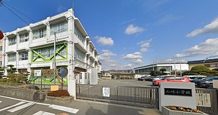 岩出市立山崎小学校 徒歩1360m