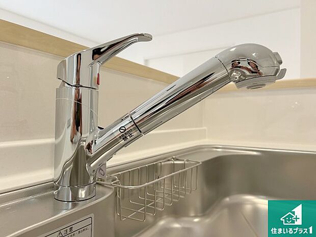 【キッチン水栓】浄水器を内蔵!炊飯時、お茶を作る時に安心してお水を使えます!お湯と冷水、浄水と原水、シャワーの切替えもワンタッチです!