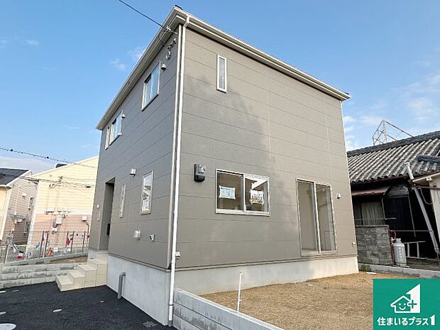 【外観】安心の10年保証！外観を美しく保ち、雨水で汚れを落とします！気になることがありましたら、お気軽にお問い合わせください！