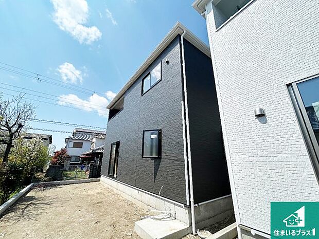 【外観】現在建築中!落ち着いた街並みで新生活を始めることが出来そう!周辺の物件も併せてご紹介させて頂きます!