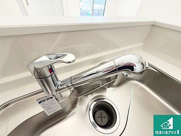 【キッチン水栓】浄水器を内蔵!炊飯時、お茶を作る時に安心してお水を使えます!お湯と冷水、浄水と原水、シャワーの切替えもワンタッチです!