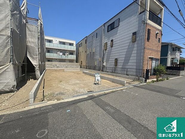 【外観】周辺は落ち着いた街並みの住宅地！子育てがしやすい住環境です！まだ未完成ですが、現地でしかわからない事もございます。是非一度ご覧ください。